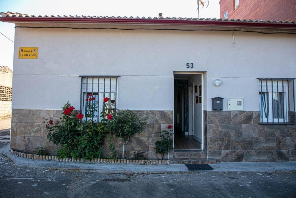 Miraleon Villa Luaran gambar